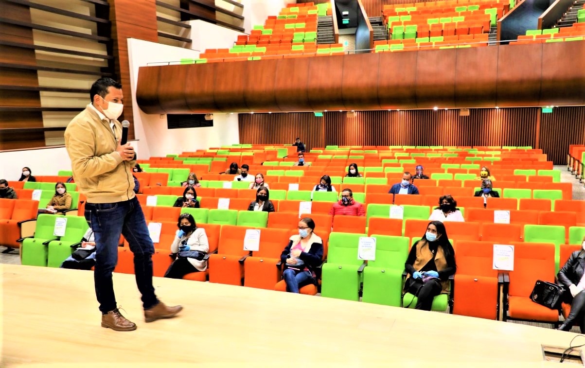 Alcaldia de Chia extiende su mano a la educacion privada