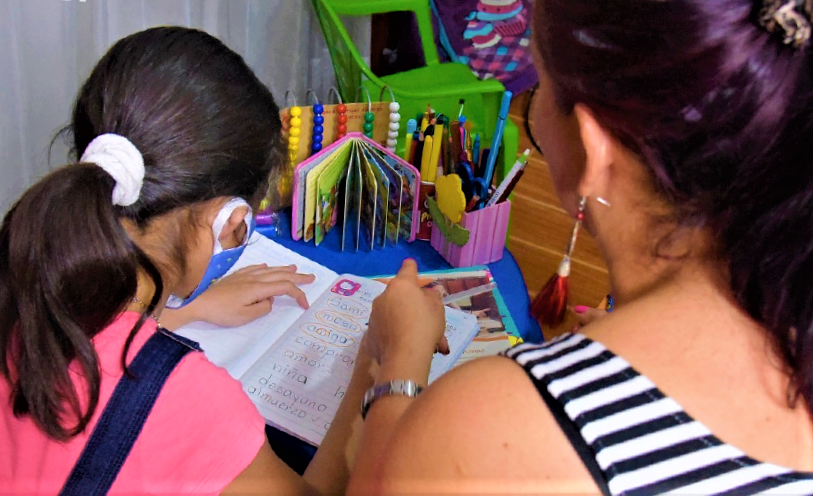 Madres sustitutas tendran reconocimiento economico por su labor desarrollada