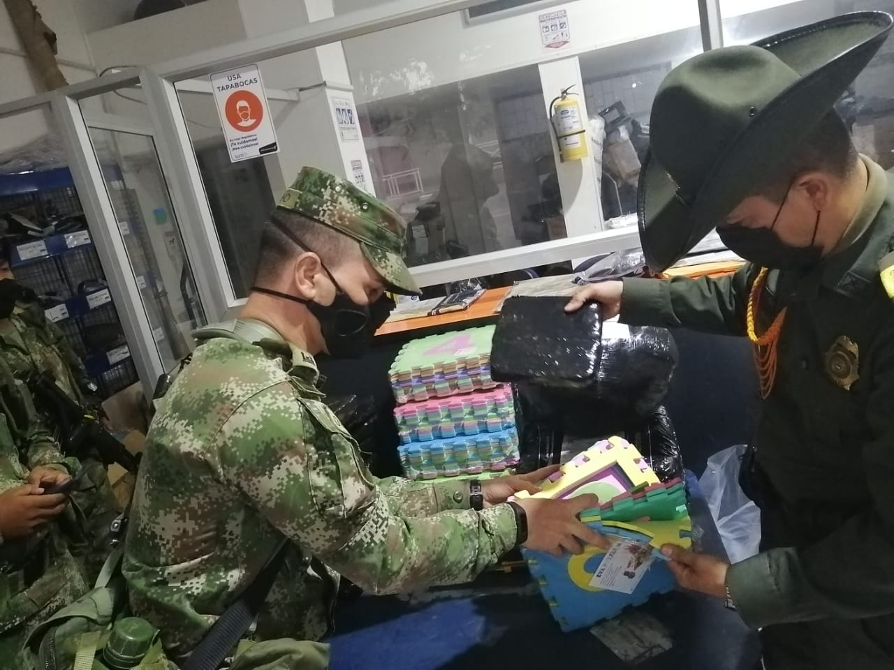Ejercito incauto 12 kilos de marihuana en Cundinamarca