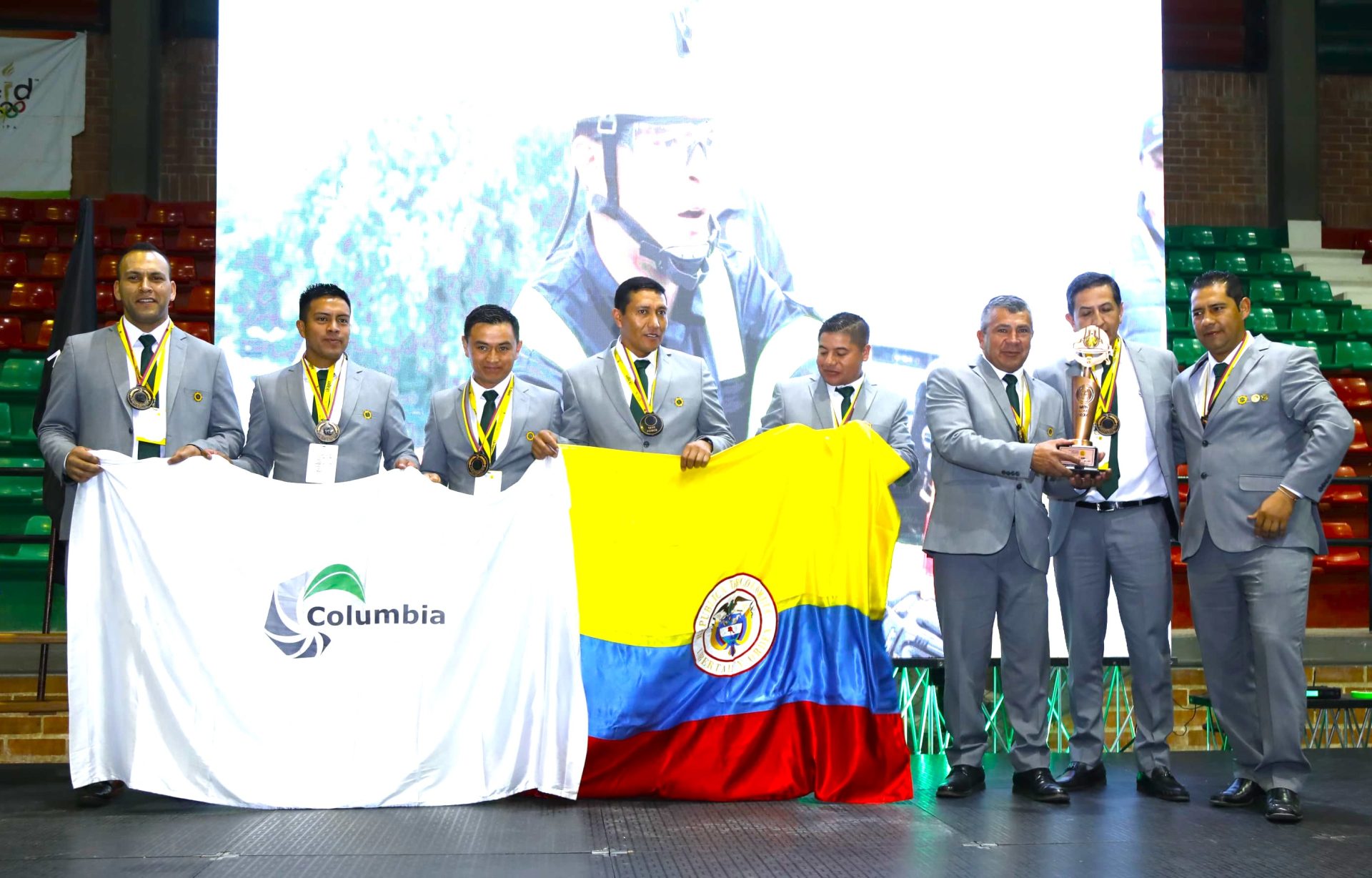 Rodrigo Rodriguez el mejor mecanico rescatista minero de Colombia y segundo del mundo2